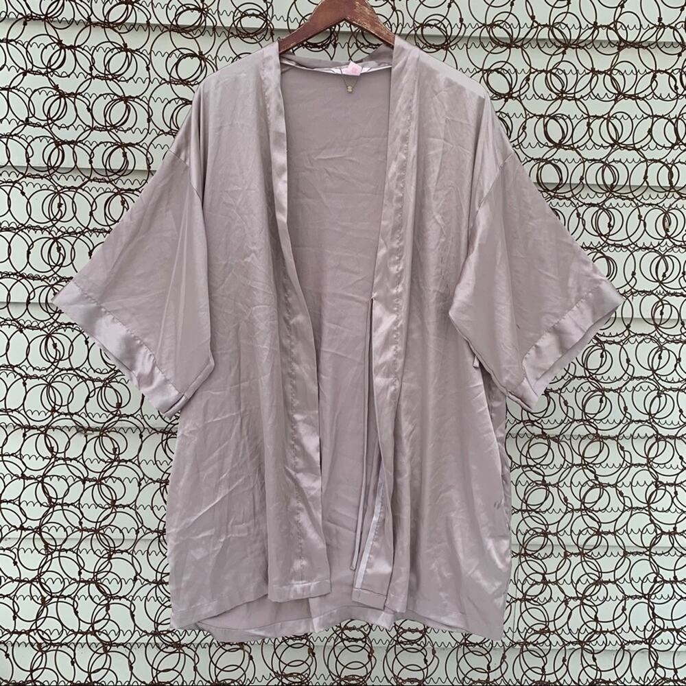 Victorias Secret M/L slinky knee length robe